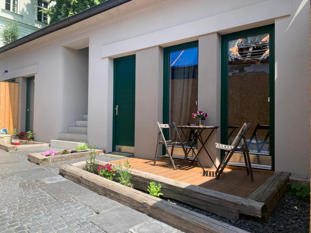 Cozy Friendly Place With Free Parking プラハ エクステリア 写真