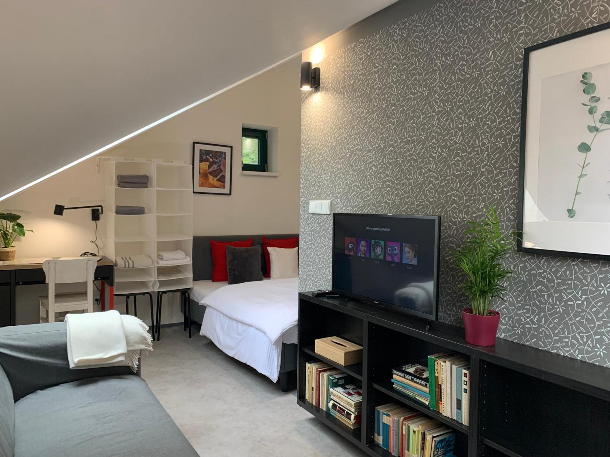 Cozy Friendly Place With Free Parking プラハ エクステリア 写真